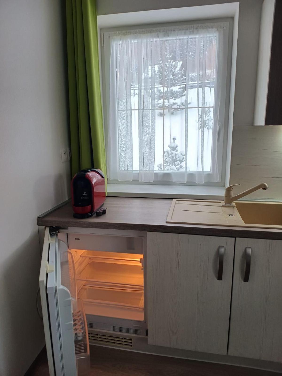 Apartman Grun -Vratna-Paseky Жилина Екстериор снимка